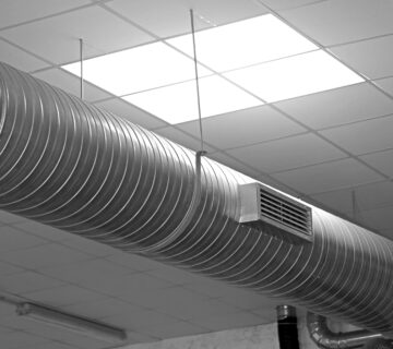Isoliertes Rohr für Klimaanlage   Klimatechnik
