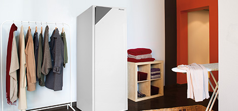 Zimmer mit Schrank