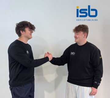Die neuen Auszubildenden Alexander und Leon bei der ISB GmbH in Burghausen